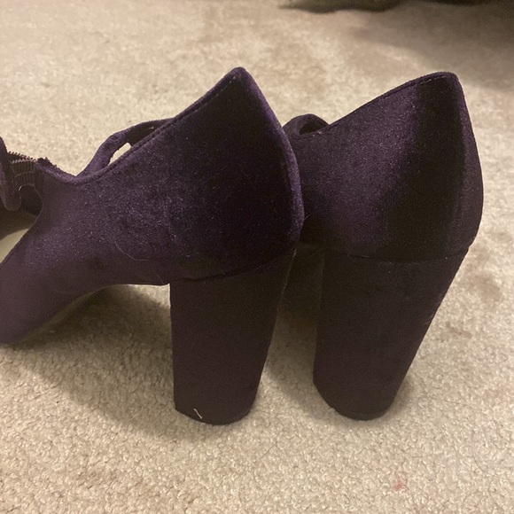 Suede Purple Block Heel (Christian Siriano) - Picture 7 of 11